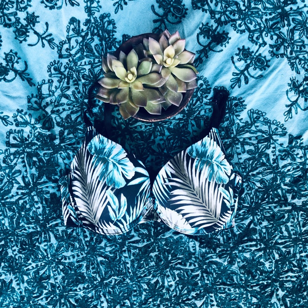 PINk Victoria’s secret Bra